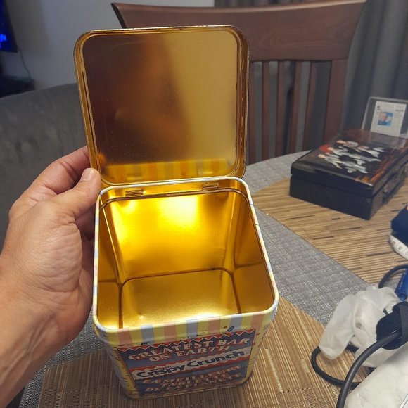 Vintage Neilson Crispy Crunch at the Circus Candy Tin - Picture 7 of 9